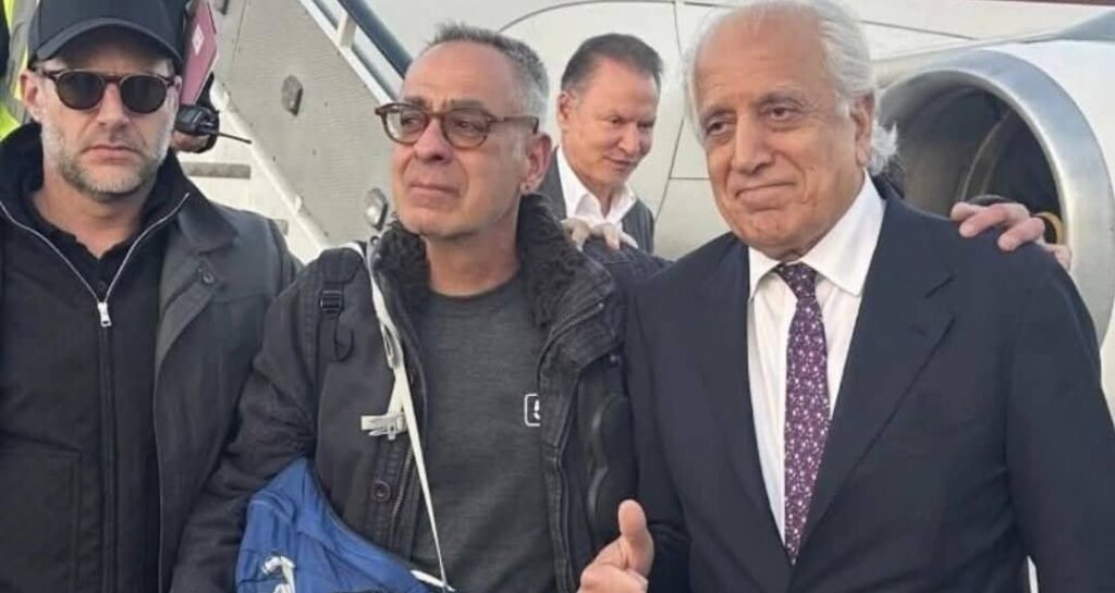 زلمی خلیل‌زاد از آزادی یک شهروند امریکا از بند طالبان خبر داد