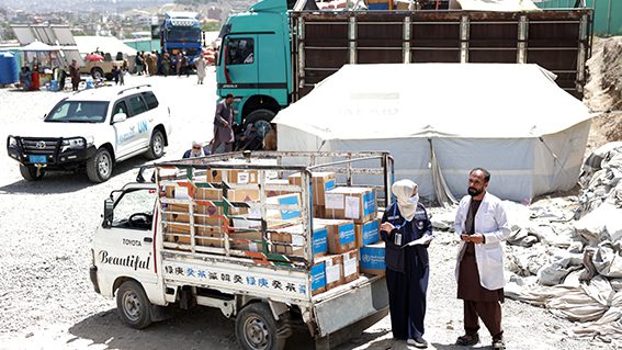 سازمان صحی جهان ۴.۵ متریک تُن مواد طبی را برای  بازگشت‌کنندگان کمک کرد