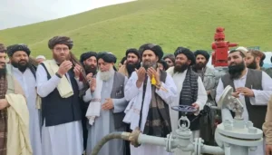 طالبان از آغاز استخراج نفت از پنج حلقه چاه در حوزۀ آمو دریا خبر می‌دهند
