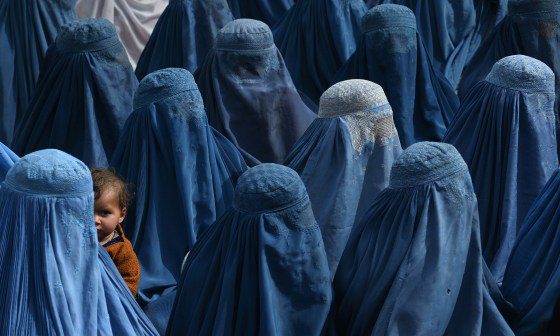 اتحادیه اروپا: لغو محدودیت‌ها علیه زنان و دختران افغانستان ضروری است