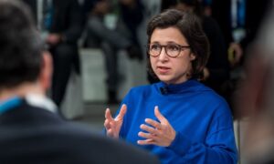 هانا نیومن: اخراج مهاجران افغانستان به سود طالبان تمام میشود