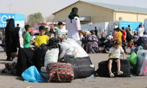 بازگشت اجباری نزدیک بیش از سه هزار مهاجر به افغانستان در یک روز گذشته