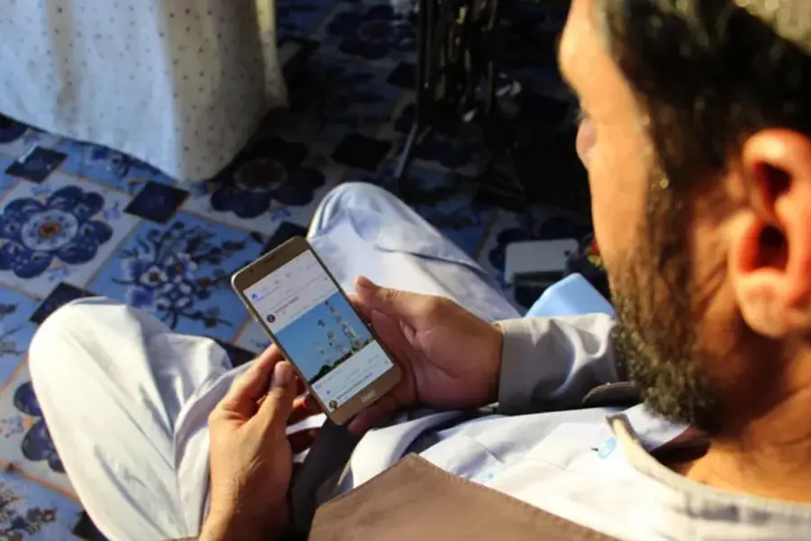 ممنوعیت تلفن هوشمند در افغانستان