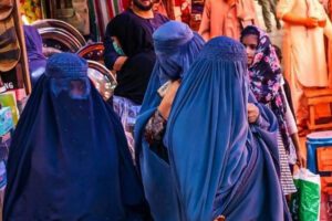 طالبان در هرات : پنهان‌کردن چهره زنان «از ترس فتنه» ضروری است