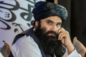 حقانی: طالبان برای حل چالش‌ها با جهان تعامل می‌کند
