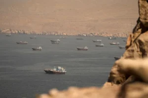 ایران: تنگه هرمز همچنان مسدود است