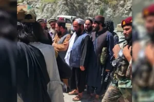جمعهخان فاتح و شماری از افرادش در بدخشان به طالبان تسلیم شدند